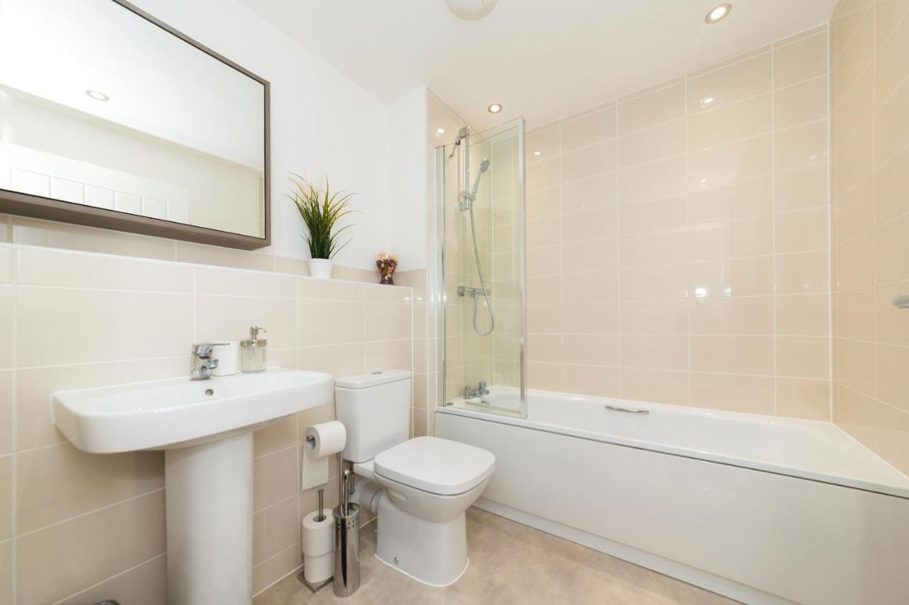 Greenfield Modern 3Br Home - Southcote Lane , Reading Exteriör bild