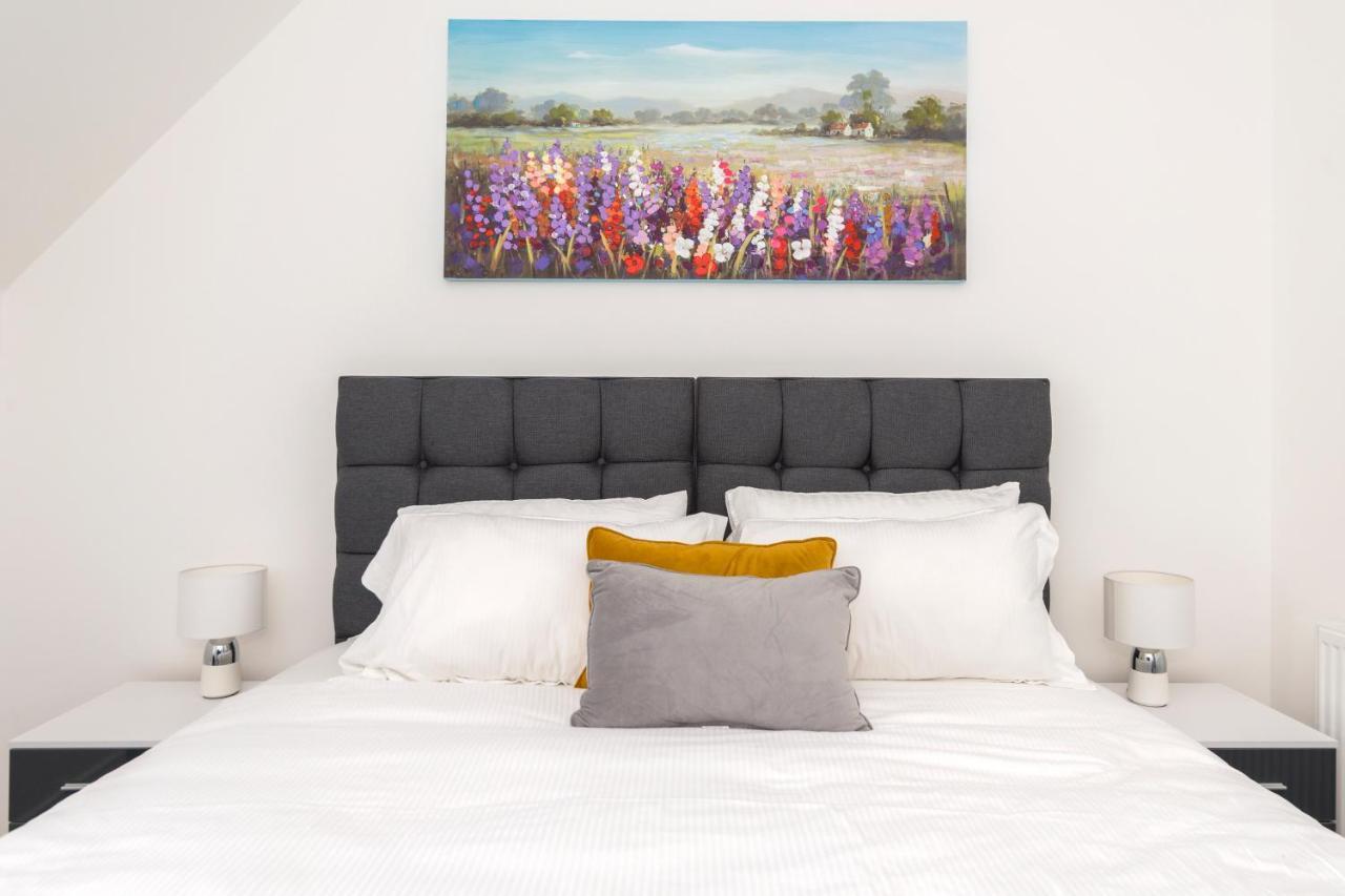Greenfield Modern 3Br Home - Southcote Lane , Reading Exteriör bild
