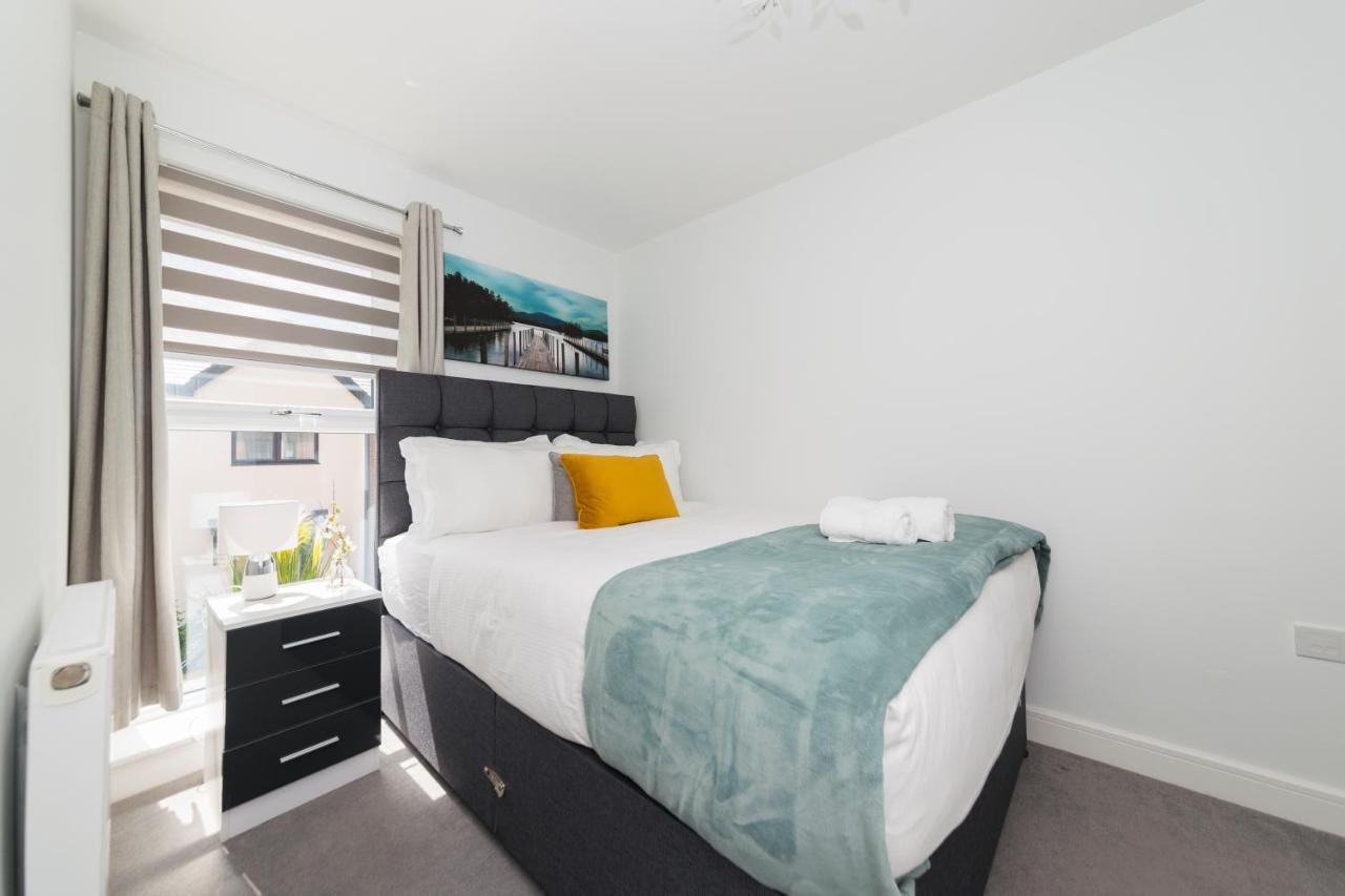 Greenfield Modern 3Br Home - Southcote Lane , Reading Exteriör bild
