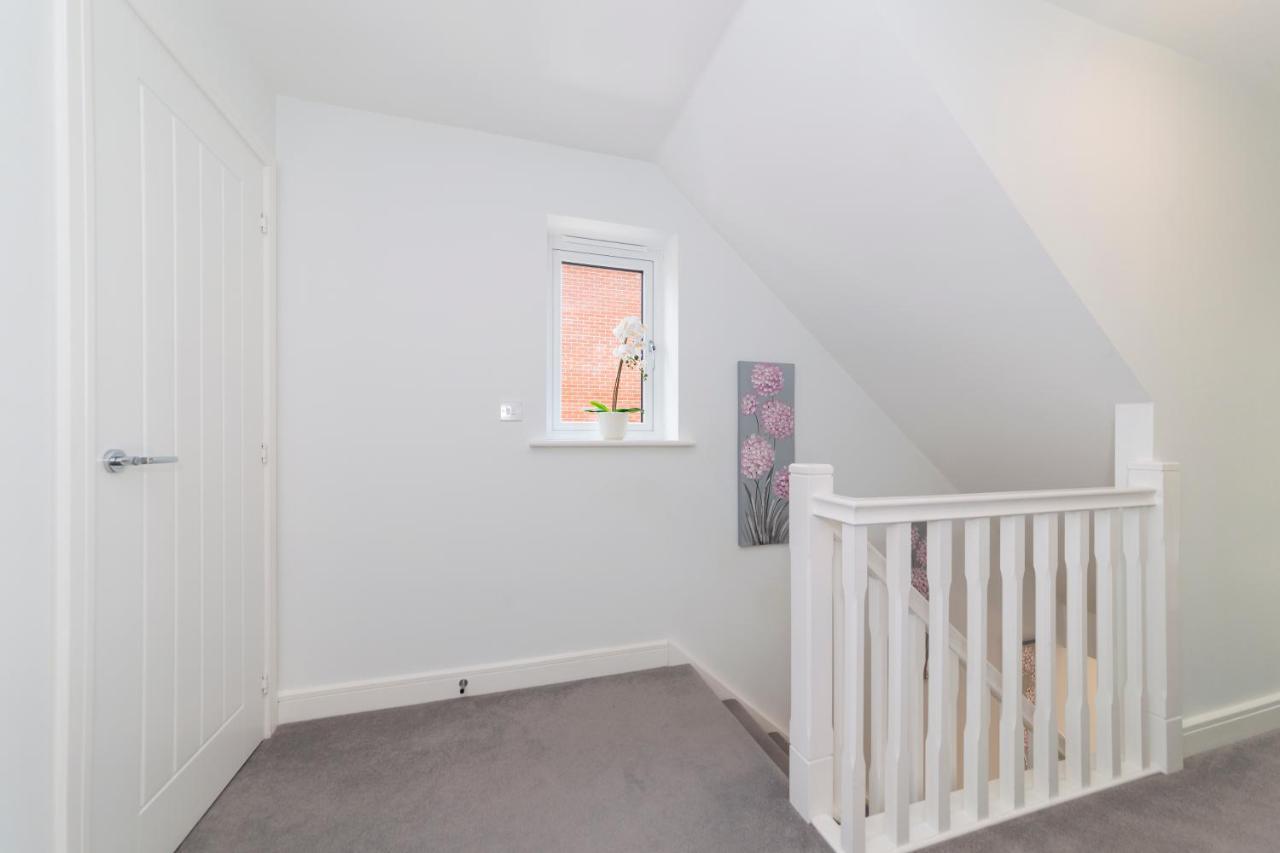 Greenfield Modern 3Br Home - Southcote Lane , Reading Exteriör bild