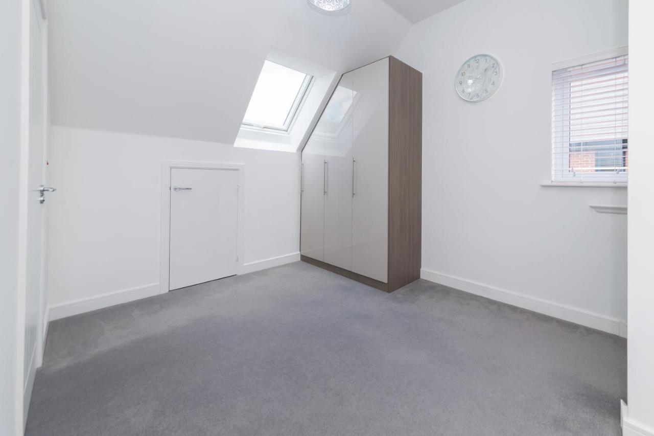 Greenfield Modern 3Br Home - Southcote Lane , Reading Exteriör bild