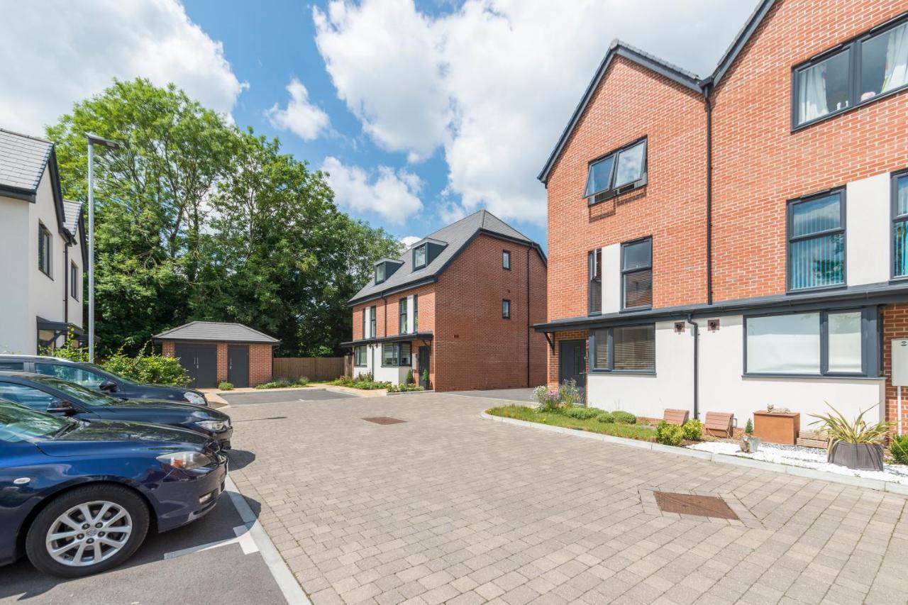 Greenfield Modern 3Br Home - Southcote Lane , Reading Exteriör bild